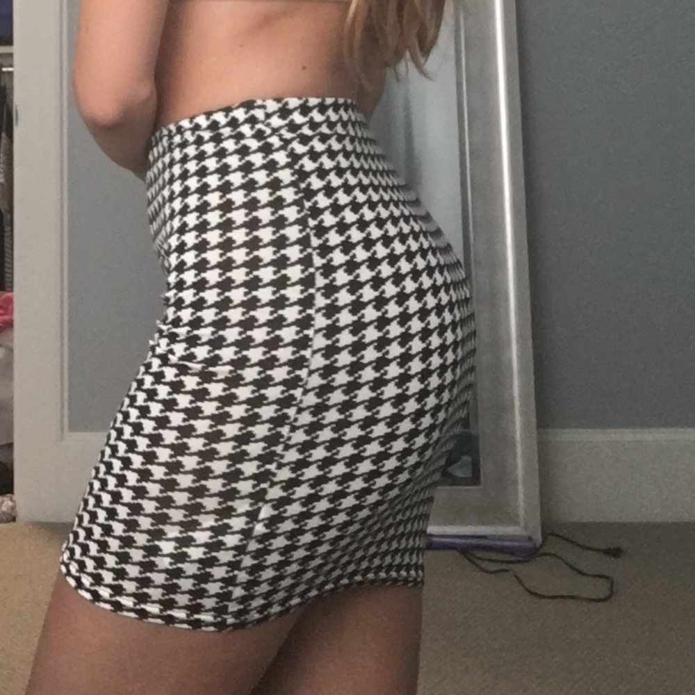 Boohoo Dogtooth Print Mini Skirt